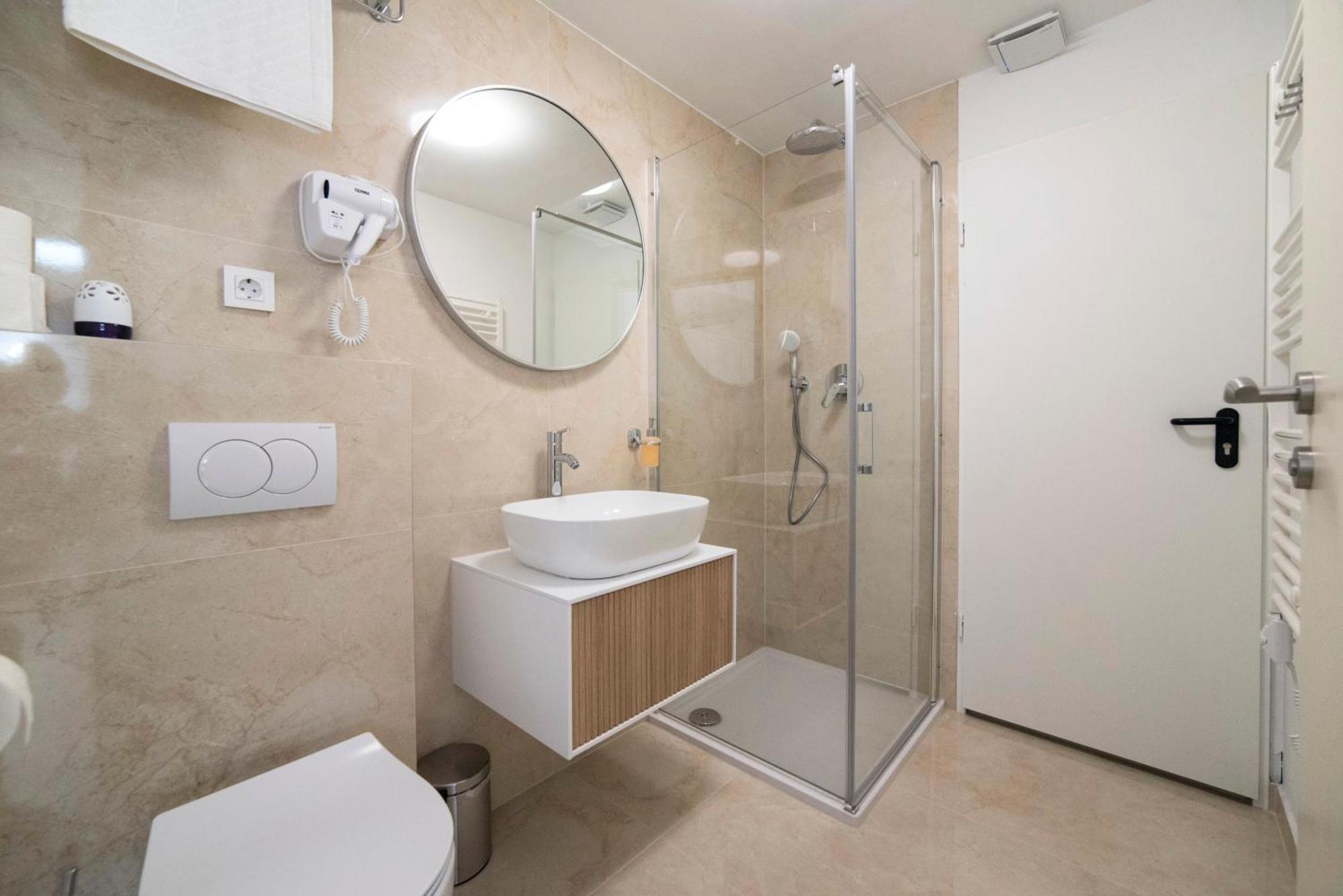 Apartments Pamer, 4Th Floor, No Elevator Zagreb Ngoại thất bức ảnh