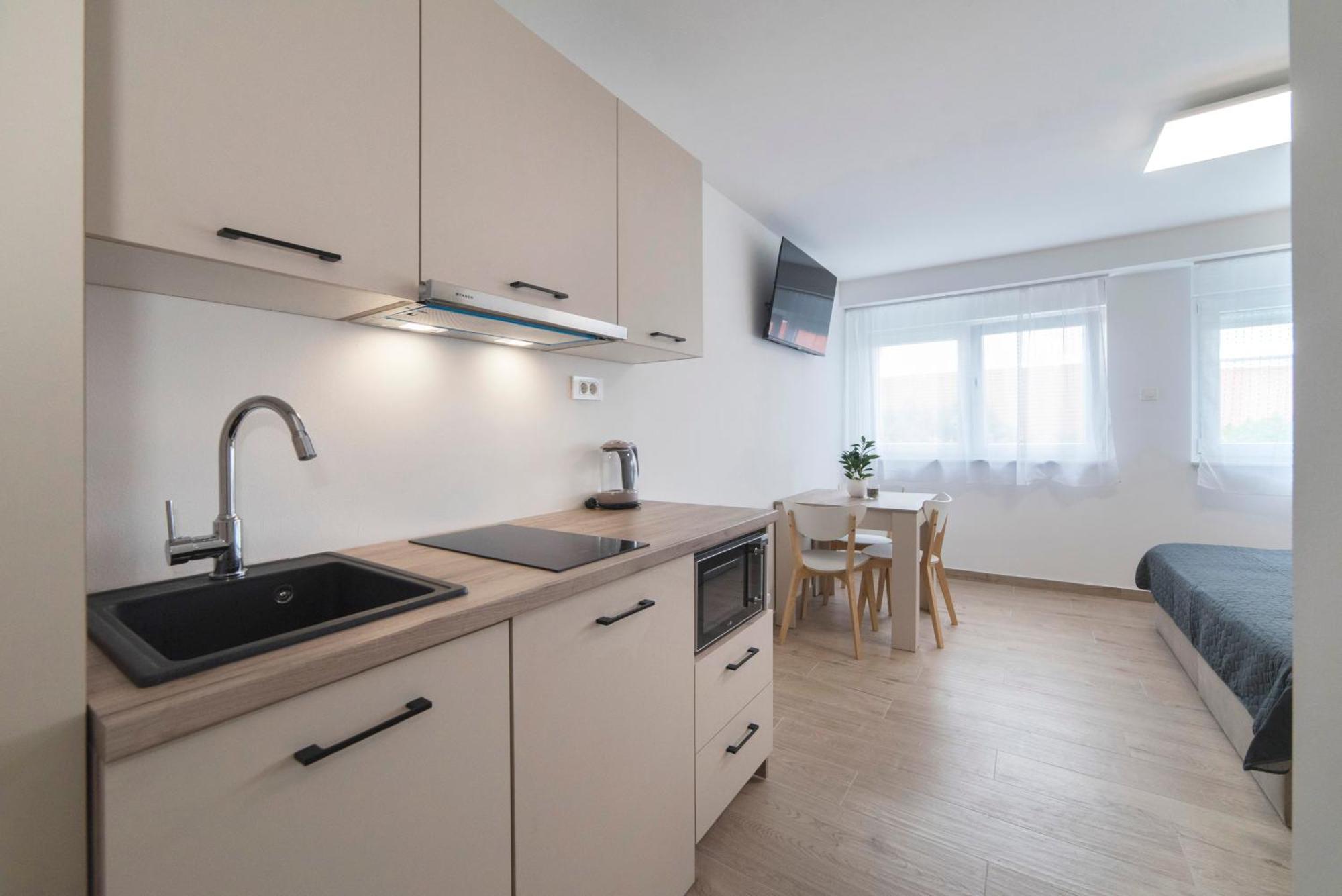 Apartments Pamer, 4Th Floor, No Elevator Zagreb Ngoại thất bức ảnh