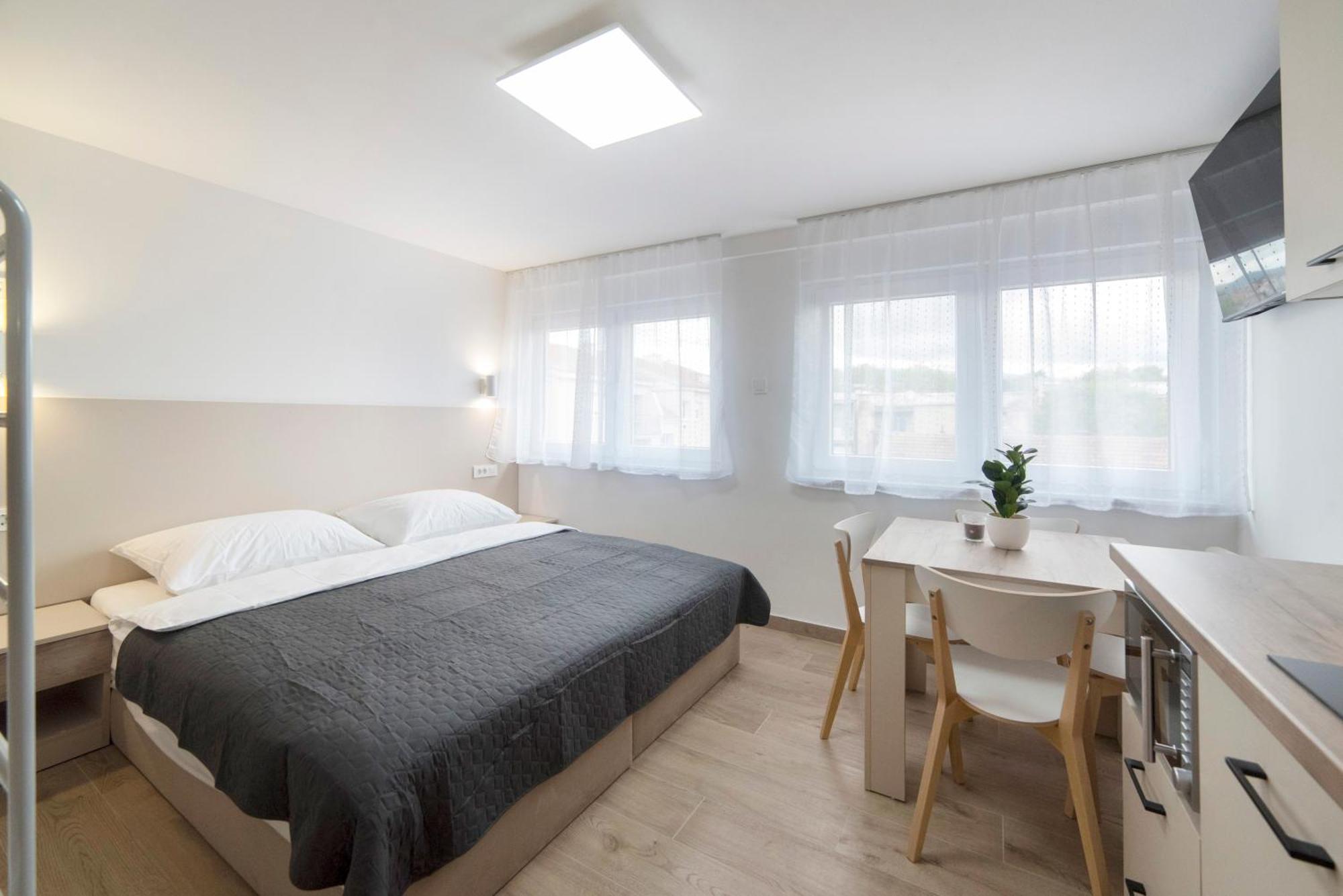 Apartments Pamer, 4Th Floor, No Elevator Zagreb Ngoại thất bức ảnh