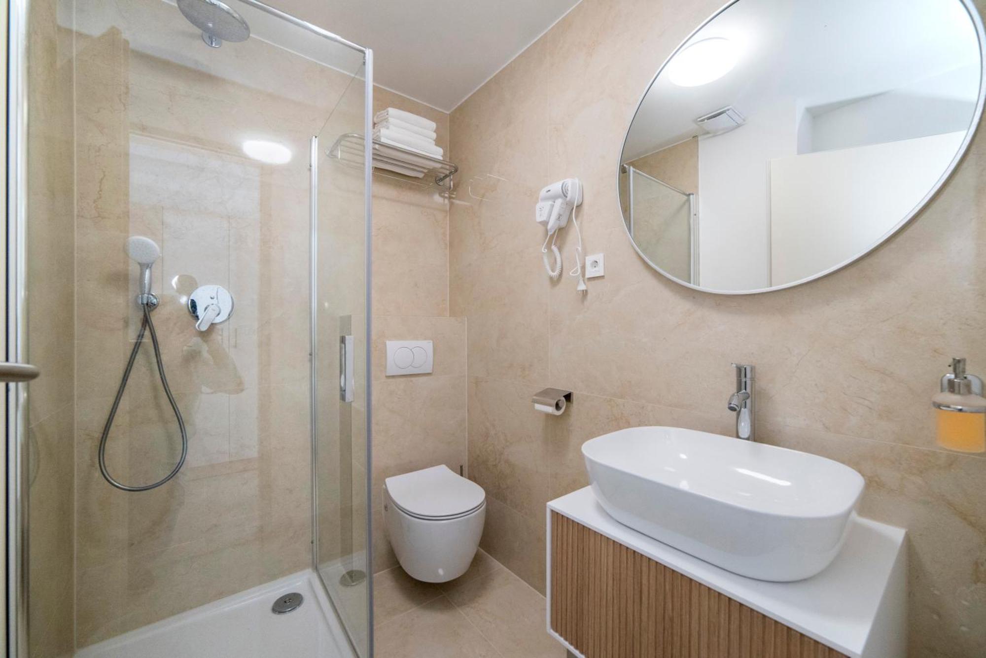 Apartments Pamer, 4Th Floor, No Elevator Zagreb Ngoại thất bức ảnh
